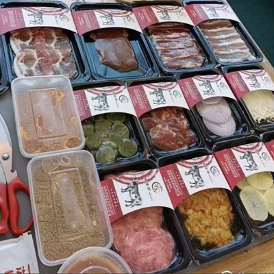 304 Stainless Steel Fully Automatic Touchscreen Plastic Tray Vacuum Skin Sealing Machine DQ380VST for Fast Food Packaging